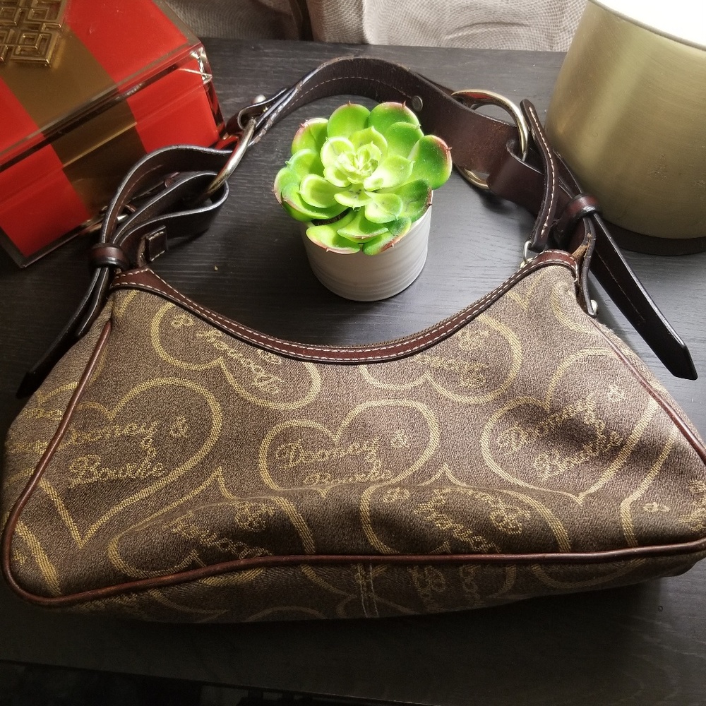 Dooney & Bourke Shoulder Handbag